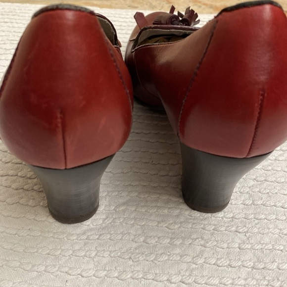 Hush puppies Pumps Womens 10 leather tassel heels Red shoes Preppy office career - Picture 6 of 12
